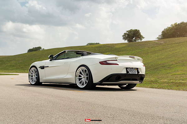 Фото дисков HRE S104SC Сатиновый лак на Aston Martin Vanquish 2