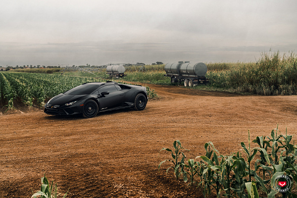 Фото дисков Vossen LC3-13T Черный глянец на Lamborghini Huracan