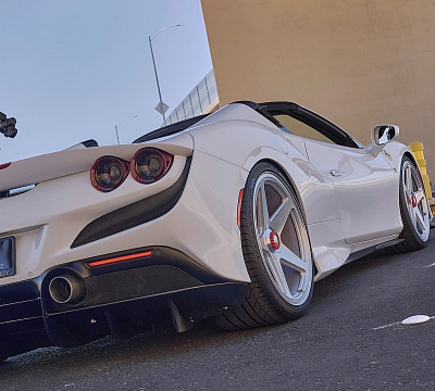 Фото дисков Giovanna Cinque на Ferrari F8