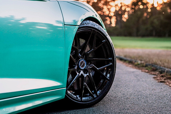 Фото дисков Brixton Forged PF8 Черный глянец на Audi R8 (4S)