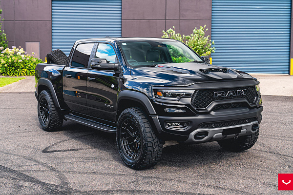 Фото дисков Vossen HFX-1 (6-Lug) Черный глянец на Ram 1500 V