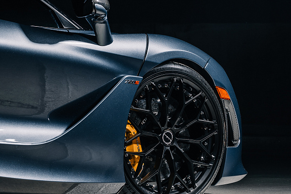 Фото дисков Brixton Forged CM6-R Черный сатин на McLaren 720S