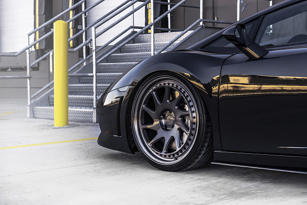 Фото дисков Rotiform OZT Глянцевый графит на Lamborghini Gallardo