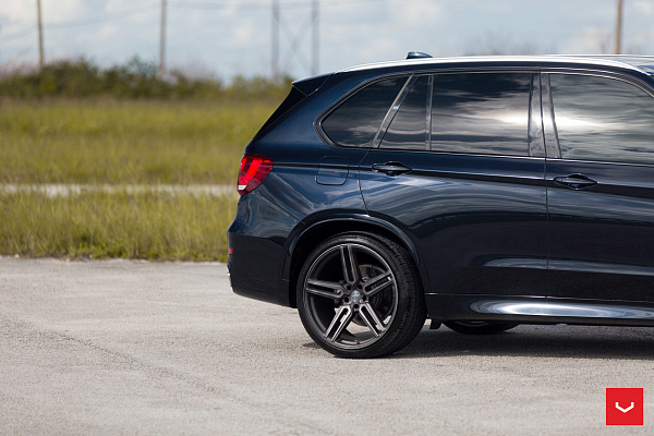Фото дисков Vossen HF-1 Сатиновый графит на BMW X5/X5 M (F15/F85)