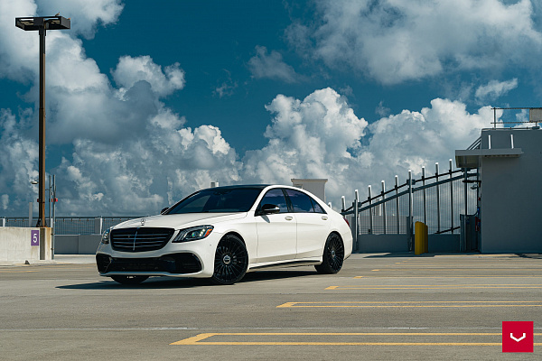Фото дисков Vossen HF-8 Черный глянец на Mercedes-Benz S-Class (W222, C217)
