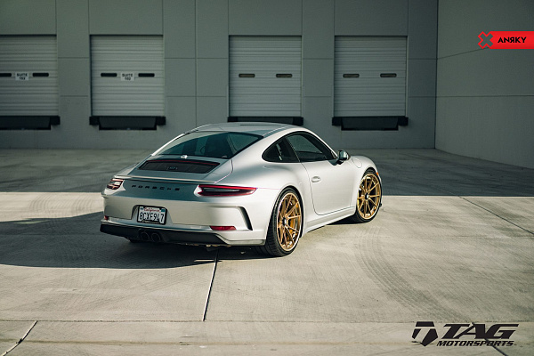 Фото дисков Anrky AN32 Сатиновое темное золото на Porsche 911 VII