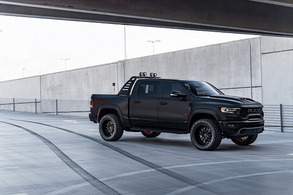 Фото дисков Strasse Wheels SV12M Signature Черный матовый на Ram 1500 V