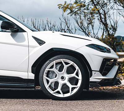 Фото дисков Brixton Forged MW03 на Lamborghini Urus