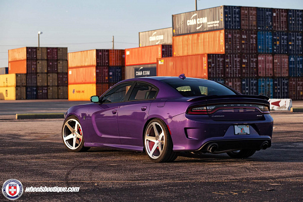Фото дисков HRE 305M Глянцевый лак на Dodge Charger VII