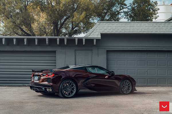 Фото дисков Vossen HF-2 Сатиновый графит на Chevrolet Corvette C8
