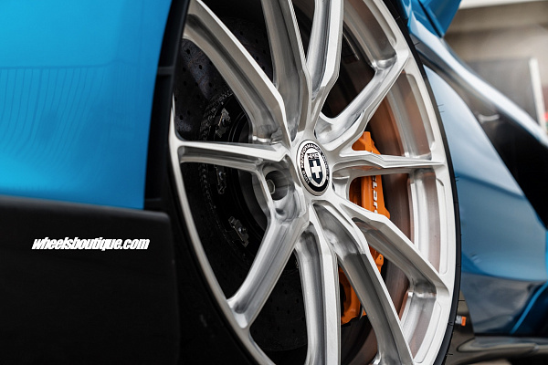 Фото дисков HRE P104SC Глянцевый лак на McLaren 600