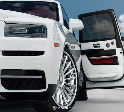 Фото дисков Anrky RF-382 на Rolls-Royce Cullinan