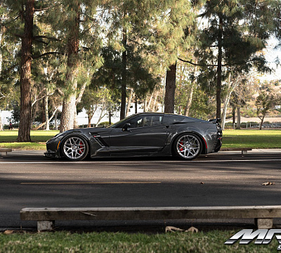 Фото дисков MRR FS01 на Chevrolet Corvette C7