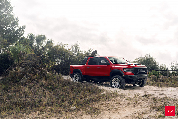 Фото дисков Vossen HFX-1 (6-Lug) Серебро на Ram 1500 V
