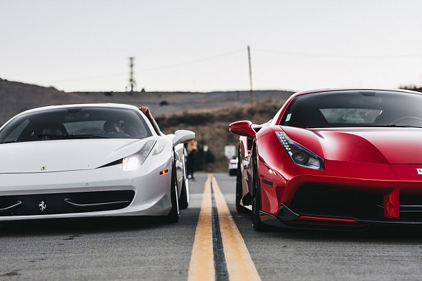 Фото дисков Brixton Forged PF5 Черный глянец на Ferrari 488