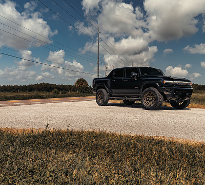 Фото дисков Vossen HFX-1 (8-Lug) на GMC Hummer EV