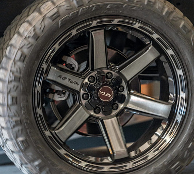 Фото дисков 4PLAY 4P63 на Chevrolet Silverado IV