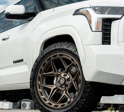 Фото дисков 4PLAY 4P55 на Toyota Tundra III