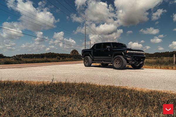 Фото дисков Vossen HFX-1 (8-Lug) Сатиновая бронза на GMC Hummer EV