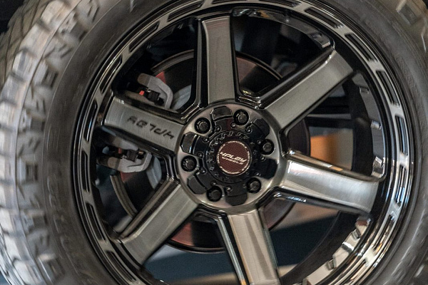 Фото дисков 4PLAY 4P63 Черный глянец на Chevrolet Silverado IV