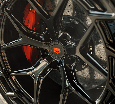 Фото дисков Vossen LC3-01T на Chevrolet Corvette C8