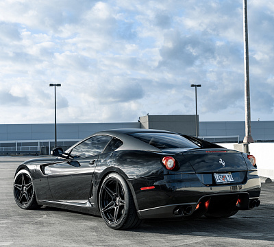 Фото дисков Strasse Wheels SV2 Deep Concave Duoblock на Ferrari 599