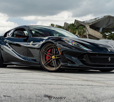 Фото дисков Anrky AN27 на Ferrari 812