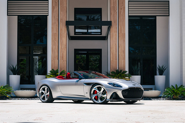 Фото дисков HRE 522M Полированный лак на Aston Martin DBS 3