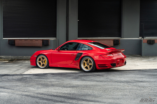 Фото дисков 1886 Wheels S005 Сатиновое золото на Porsche 911 VI