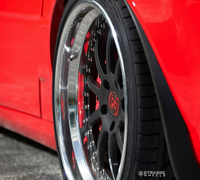 Фото дисков Strasse Wheels R10 Performance на Chevrolet Corvette C6