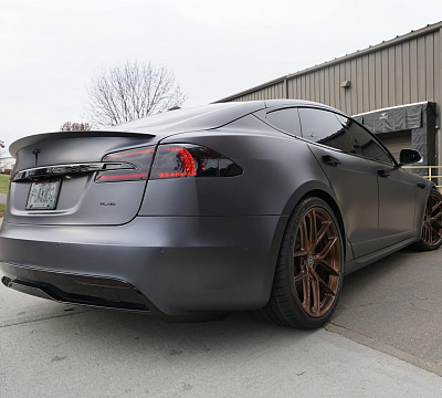 Фото дисков HRE P101SC на Tesla Model S
