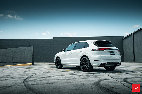 Фото дисков Vossen HF-2 Черный глянец на Porsche Cayenne III