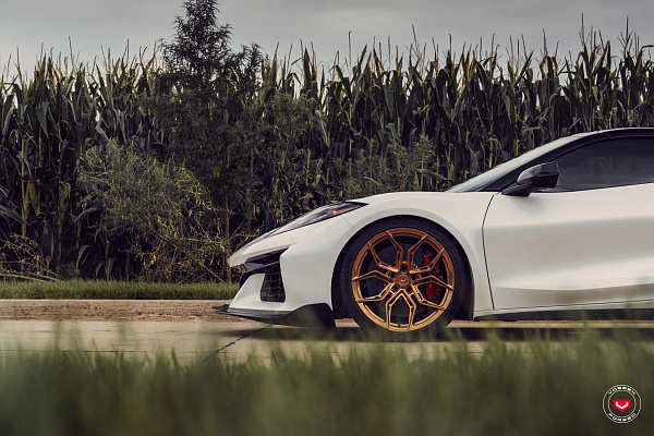 Фото дисков Vossen EVO-3R Глянцевая медь на Chevrolet Corvette C8