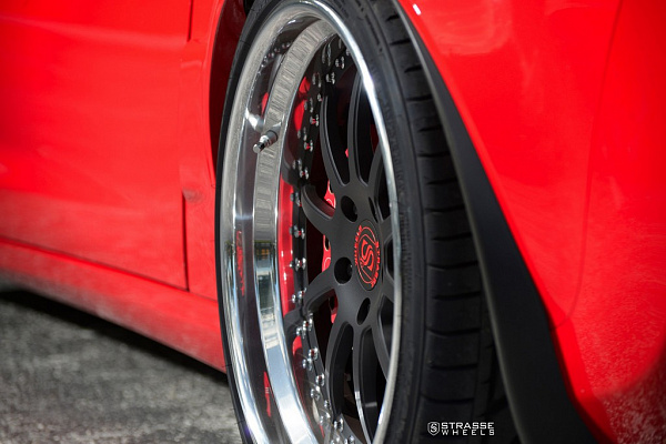 Фото дисков Strasse Wheels R10 Performance Другой цвет на Chevrolet Corvette C6