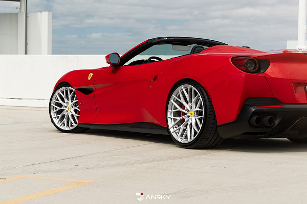 Фото дисков Anrky AN10 Глянцевый лак на Ferrari Portofino
