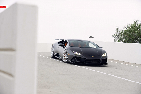 Фото дисков Anrky AN30 Глянцевый лак на Lamborghini Huracan