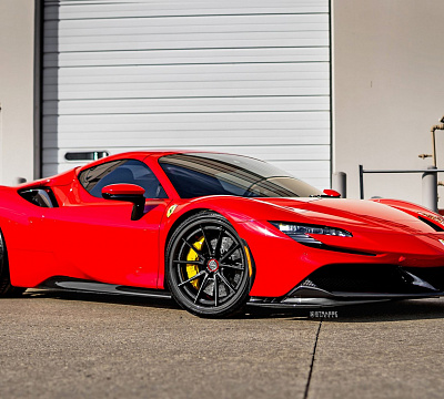 Фото дисков Savini SV10 на Ferrari SF90