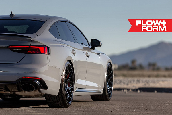 Фото дисков HRE FF01 Черный глянец на Audi A/S/RS 5 (F5)