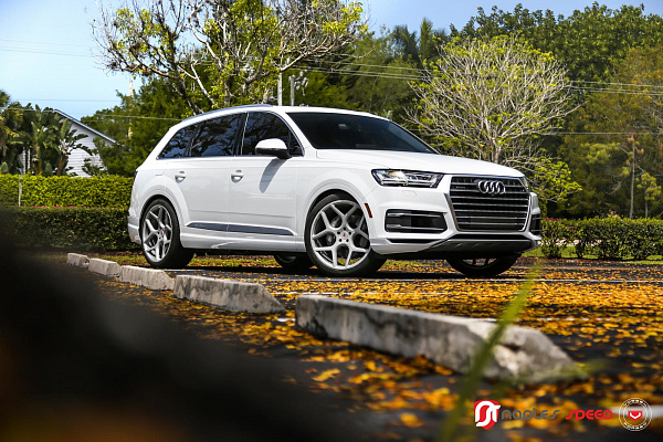 Фото дисков Vossen CG-205 Серебро на Audi Q7 (4M)