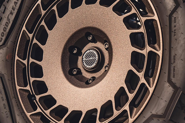 Фото дисков Brixton Forged TR09 AERO1 Другой цвет на Tesla Cybertruck