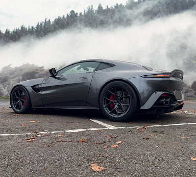 Фото дисков Bola FP2 на Aston Martin Vantage 4