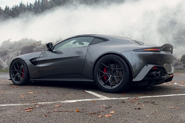 Фото дисков Bola FP2 Матовый графит на Aston Martin Vantage 4