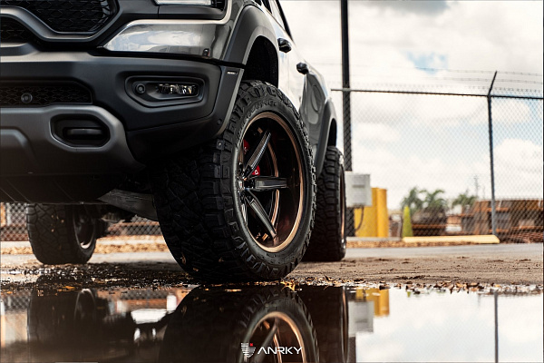 Фото дисков Anrky AN36-S Черный глянец на Ram 1500 V