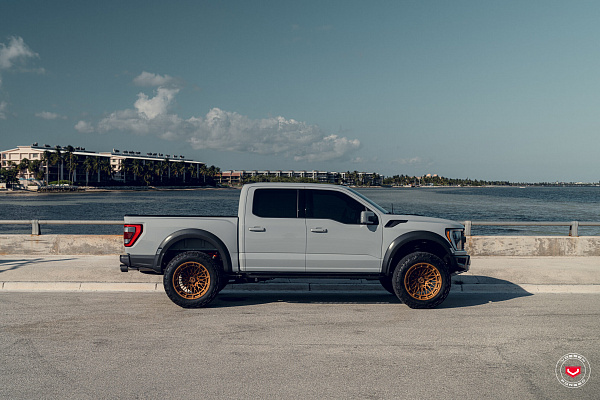 Фото дисков Vossen LCX-03 Сатиновая медь на GMC Sierra IV