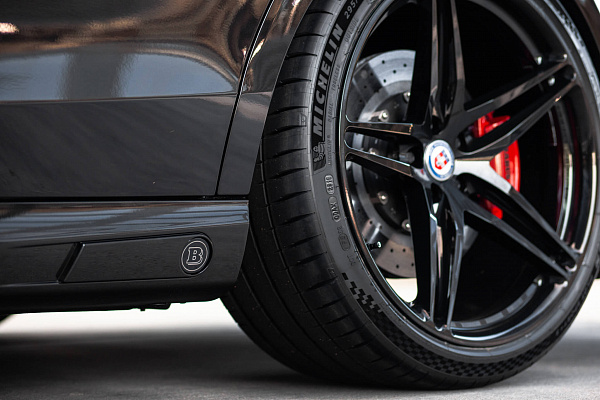 Фото дисков HRE P107 Черный глянец на Mercedes-Benz S-Class (W222, C217)