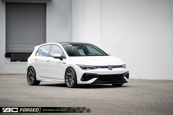 Фото дисков BC Forged KZ15 Глянцевый темный лак на Volkswagen Golf VIII