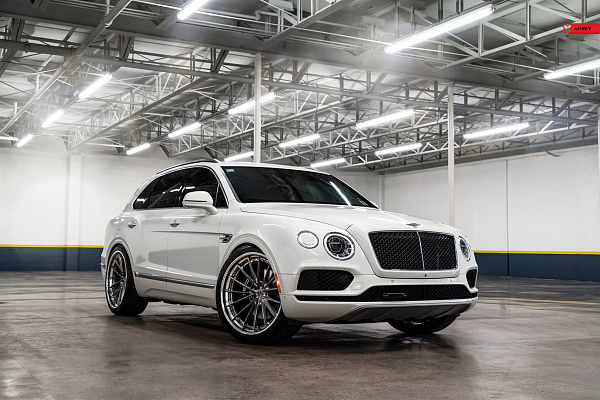 Фото дисков Anrky AN39 Глянцевый темный лак на Bentley Bentayga
