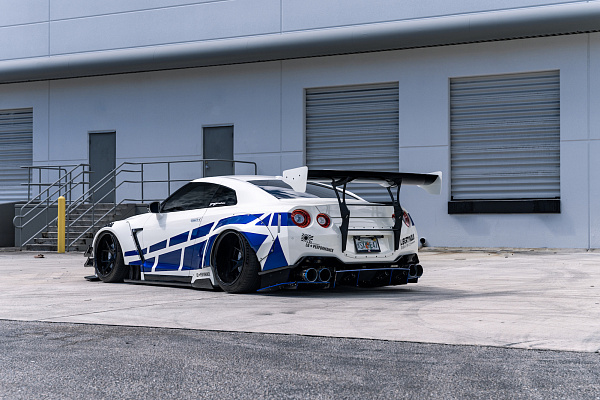 Nissan GT-R