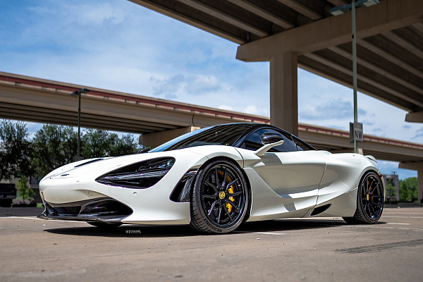 Фото дисков Strasse Wheels SV5 Deep Concave FS Черный сатин на McLaren 720S