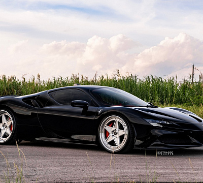 Фото дисков Strasse Wheels F5 Track на Ferrari SF90